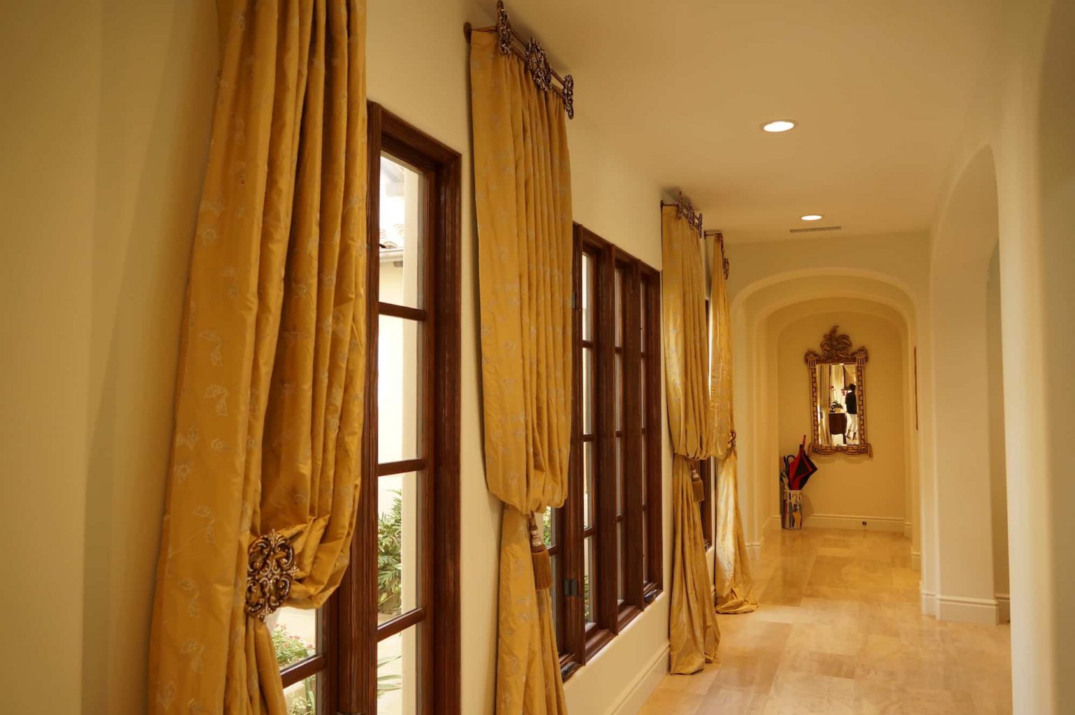 Full window dressing 21 Formal rooms needs the right type of window